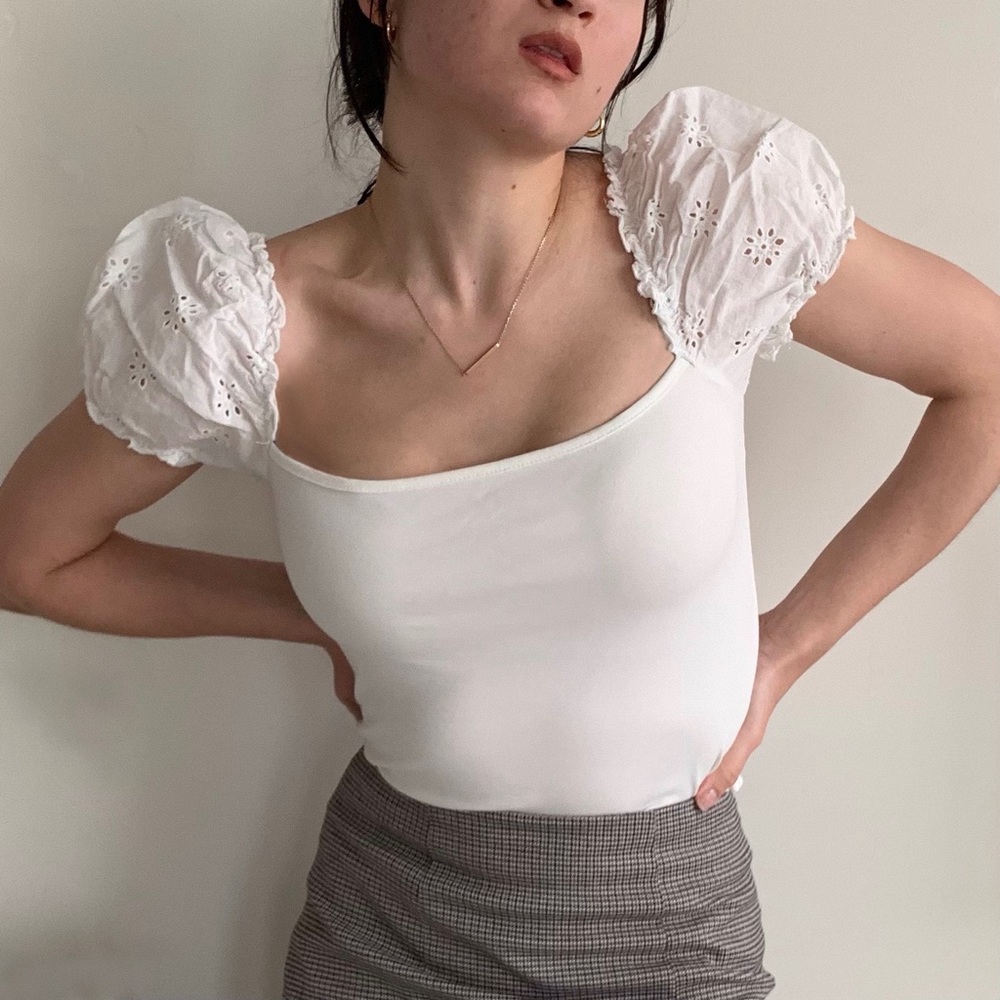White Top with Lantern Sleeves